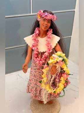 Signed Hawaiian Doll by Patty Kanaar, Hei Mana Creations, Island Traditions
